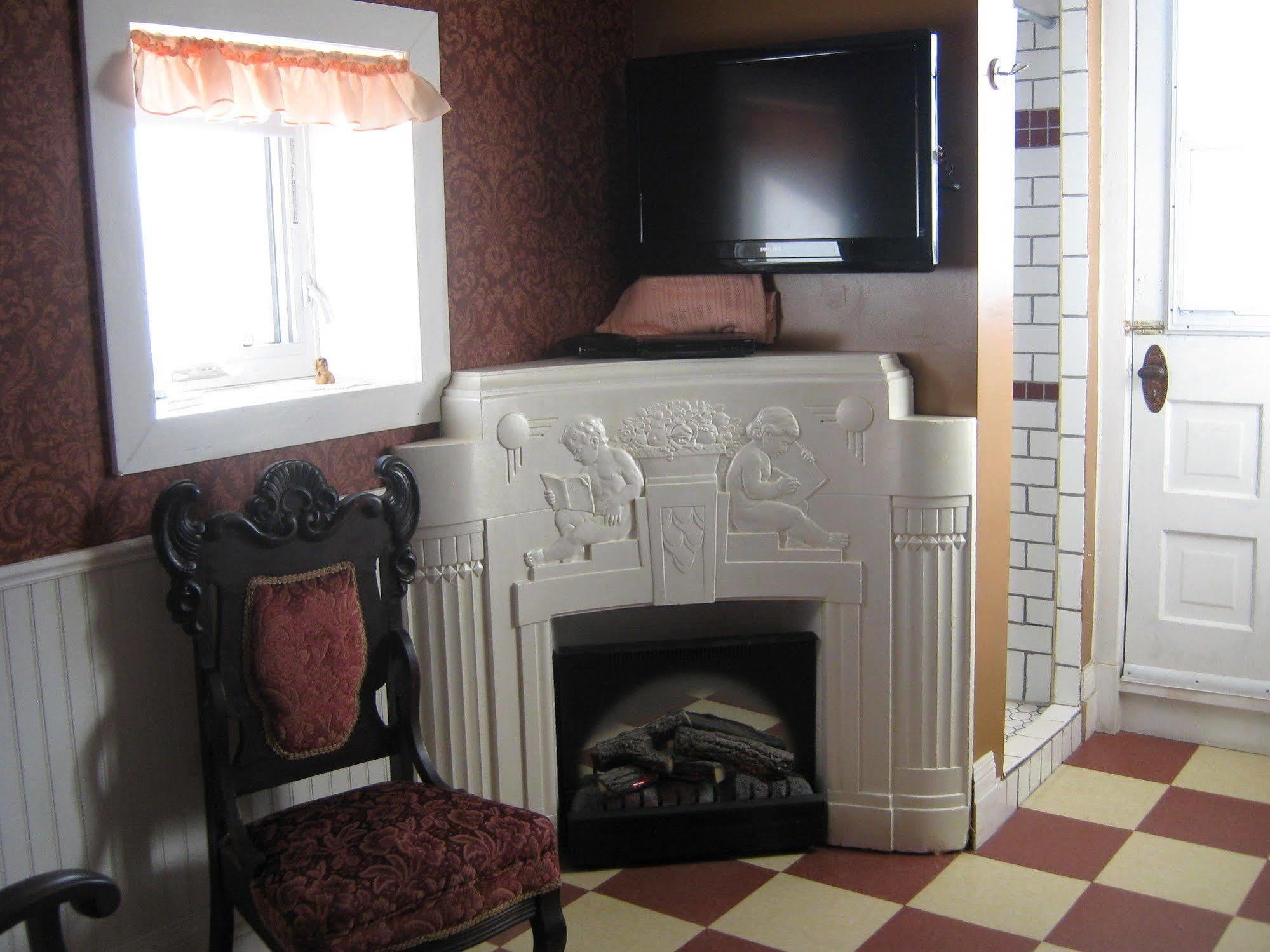 Wakamow Heights Bed And Breakfast มูส จอว์ ภายนอก รูปภาพ