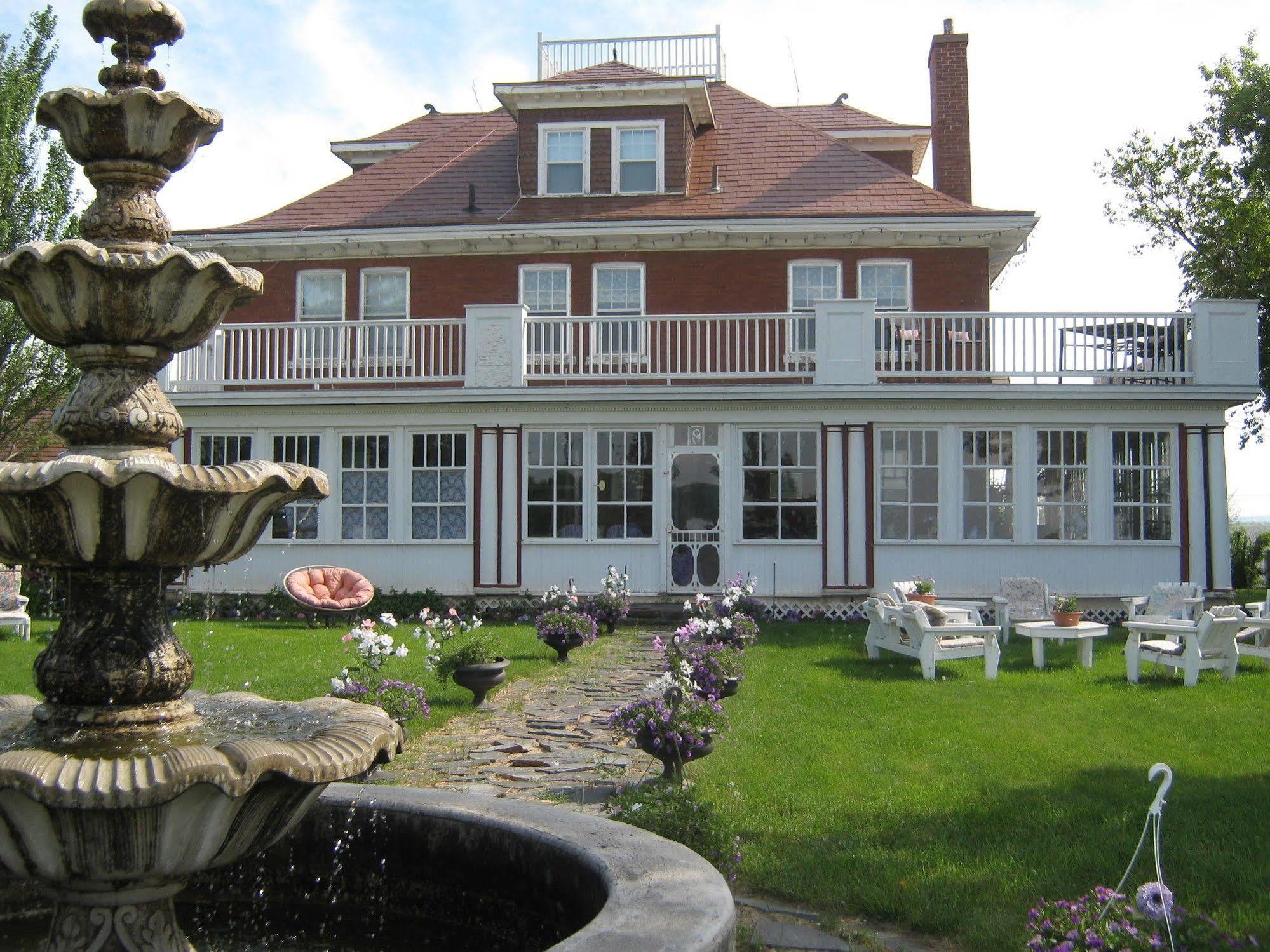Wakamow Heights Bed And Breakfast มูส จอว์ ภายนอก รูปภาพ